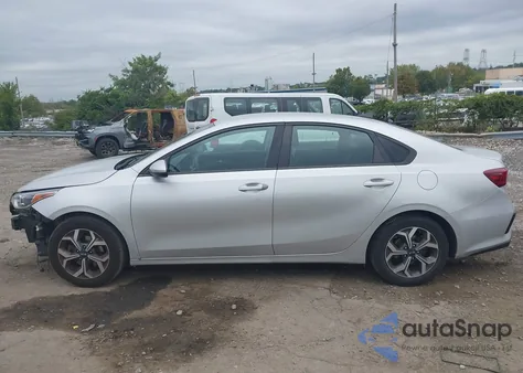 2020 Kia Forte Lxs z USA, uszkodzony, nr VIN 3KPF24AD3LE153884